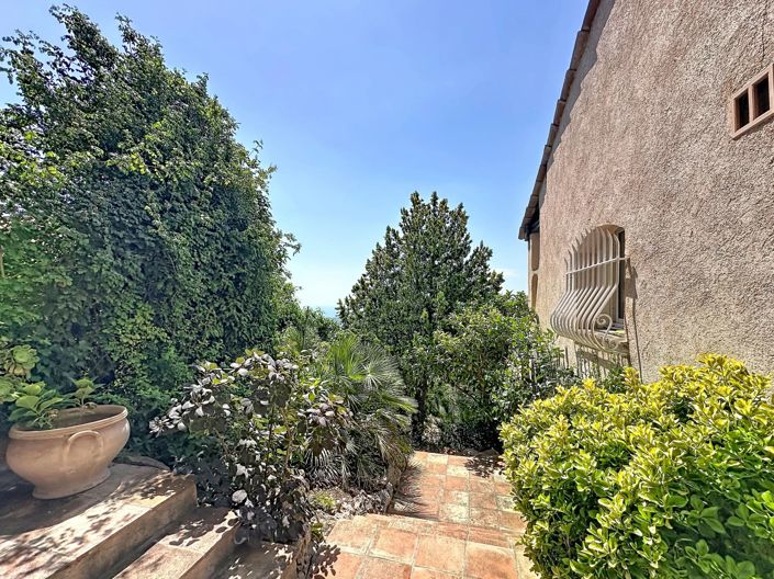 Image No.11-3 Bed House for sale