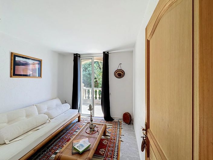 Image No.13-3 Bed House for sale