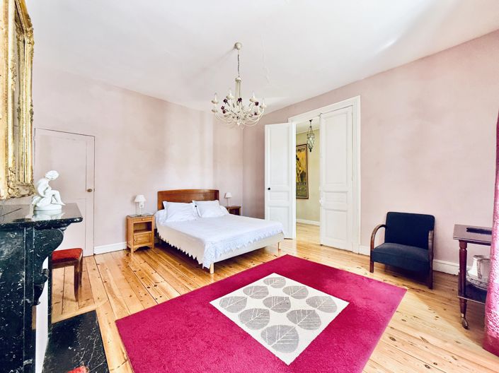 Image No.4-7 Bed House for sale