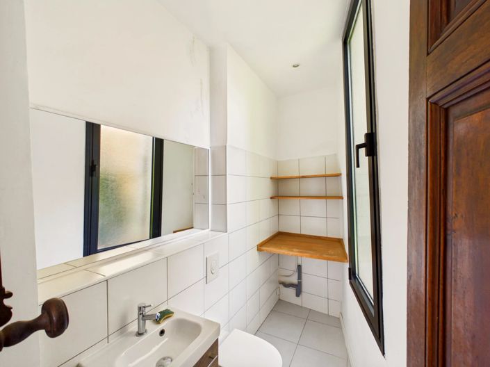 Image No.7-2 Bed Property for sale