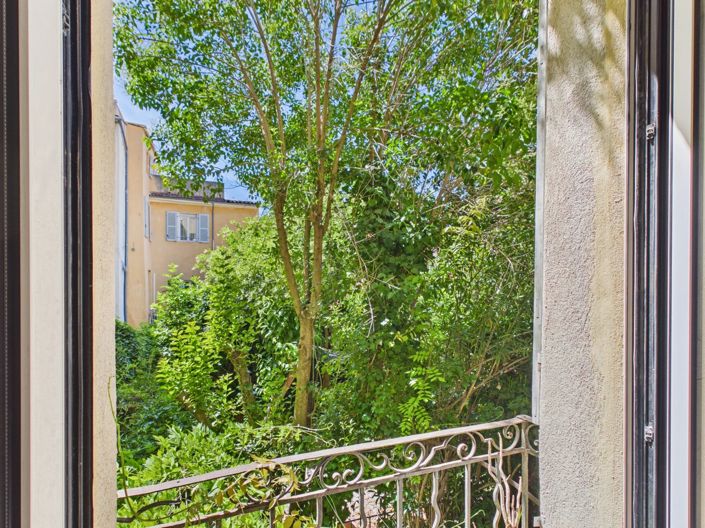 Image No.8-2 Bed Property for sale