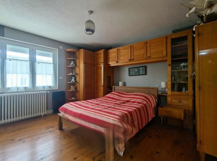 Image No.7-5 Bed House for sale