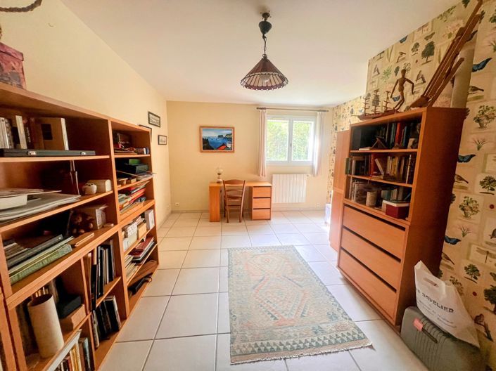 Image No.10-4 Bed House for sale