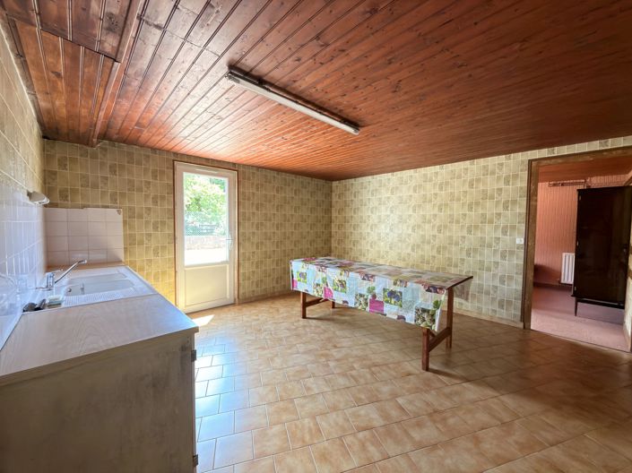 Image No.10-3 Bed House for sale