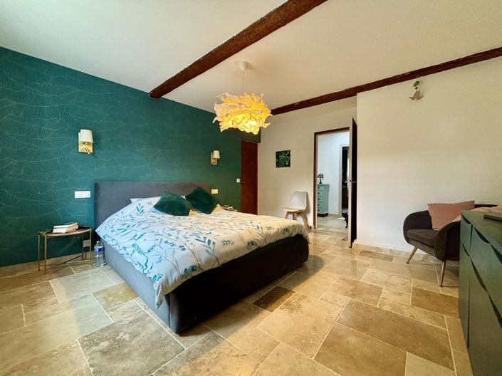 Image No.6-4 Bed House for sale
