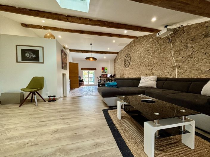 Image No.8-4 Bed House for sale