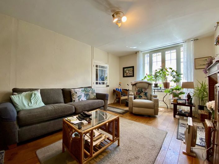 Image No.5-2 Bed House for sale