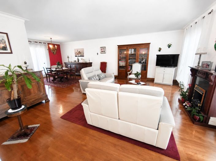 Image No.5-4 Bed House for sale
