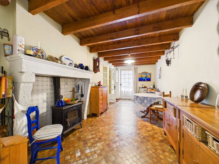 Image No.12-4 Bed House for sale