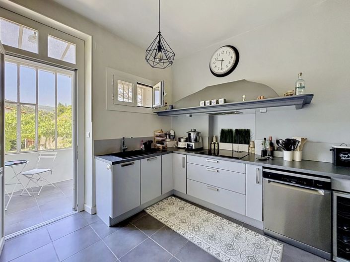Image No.8-4 Bed House for sale