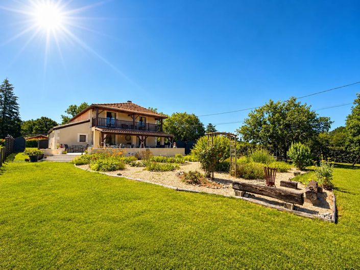 Image No.2-4 Bed House for sale