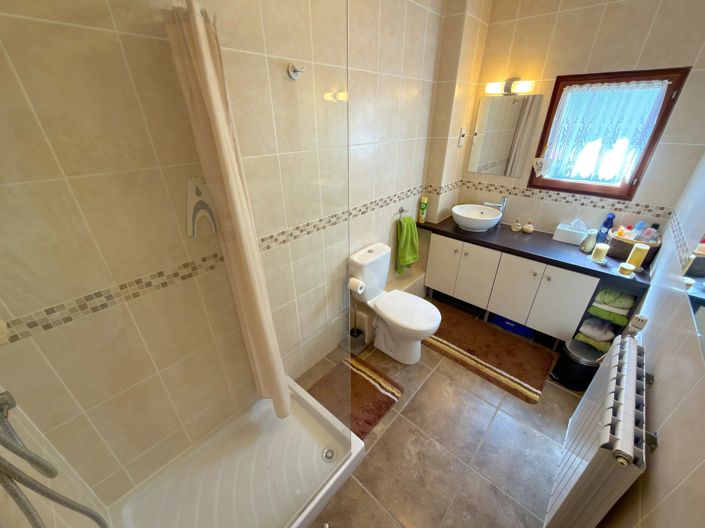 Image No.8-4 Bed House for sale