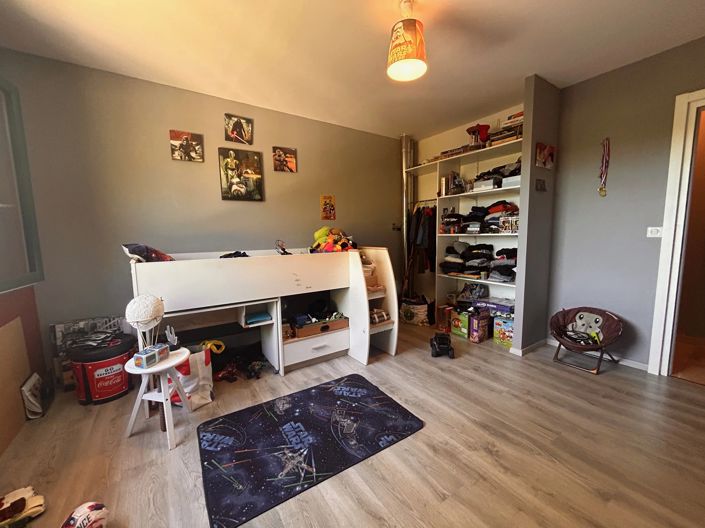 Image No.8-4 Bed House for sale