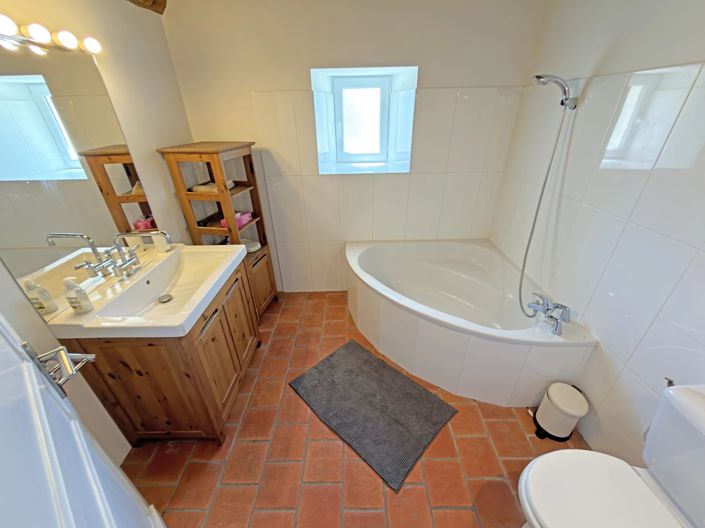 Image No.10-4 Bed House for sale
