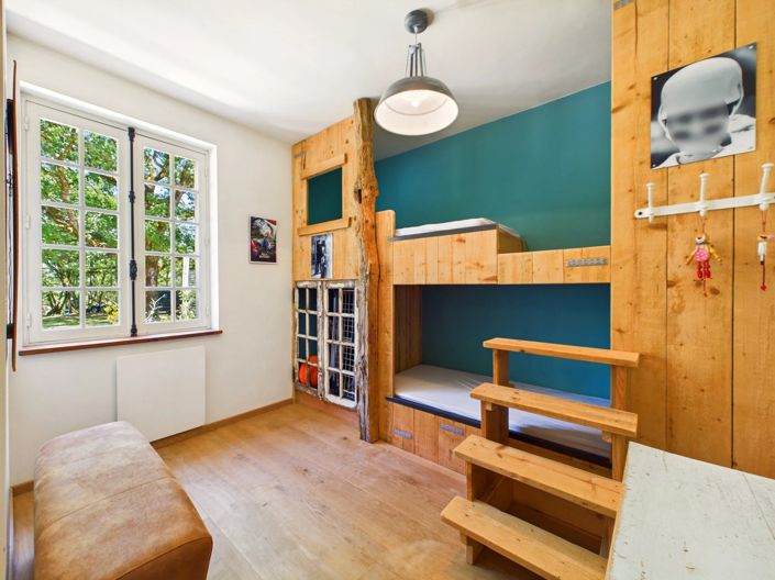 Image No.8-6 Bed House for sale