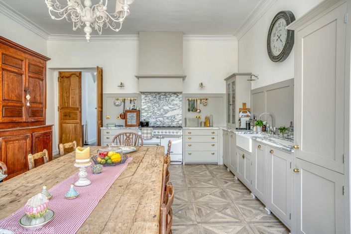 Image No.9-6 Bed House for sale