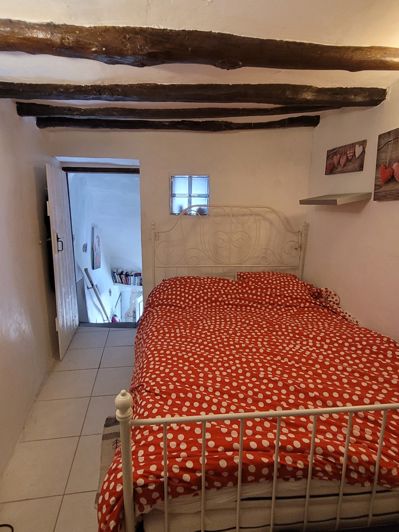 Image No.9-2 Bed House for sale
