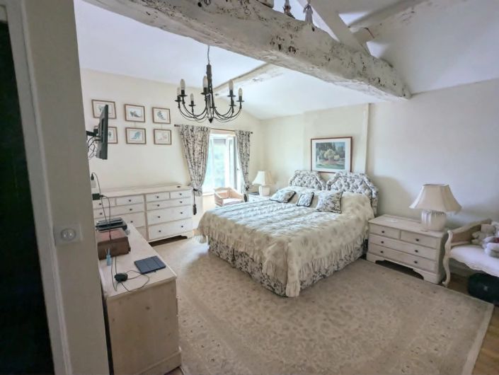 Image No.10-3 Bed House for sale