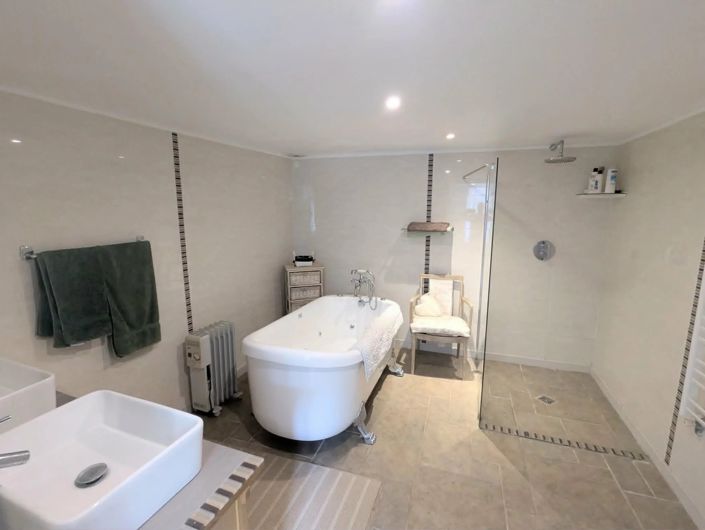 Image No.9-3 Bed House for sale