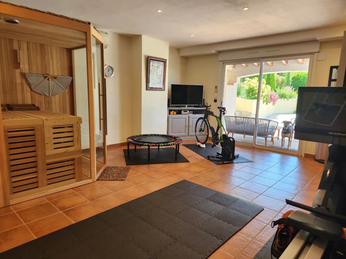 Image No.9-4 Bed House for sale