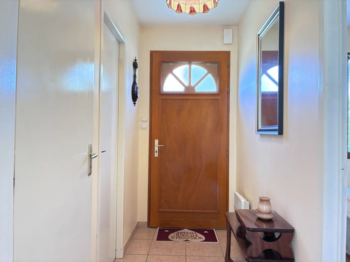 Image No.5-2 Bed House for sale