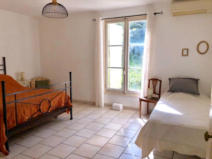 Image No.8-5 Bed House for sale