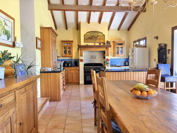 Image No.10-3 Bed House for sale