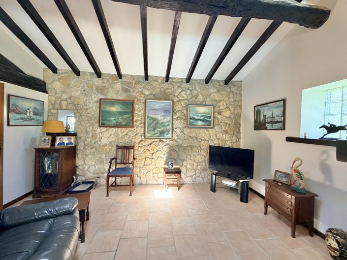 Image No.11-3 Bed House for sale
