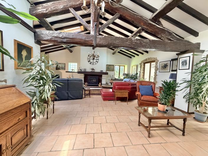 Image No.8-3 Bed House for sale