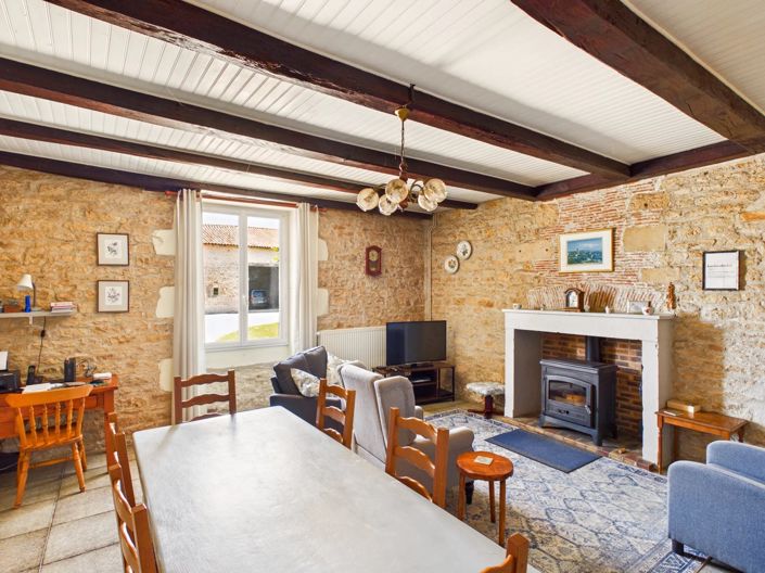 Image No.6-4 Bed House for sale