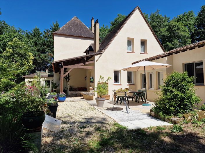 Image No.10-5 Bed House for sale