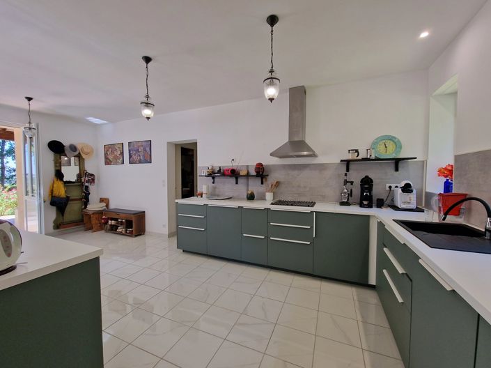 Image No.3-5 Bed House for sale