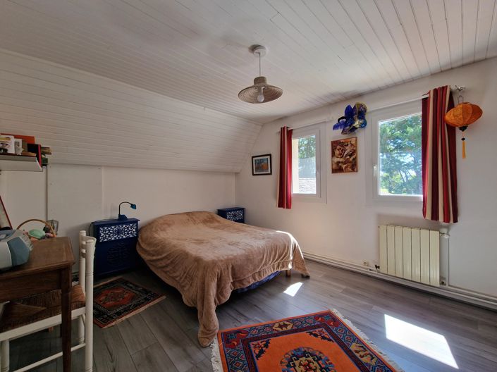 Image No.9-5 Bed House for sale
