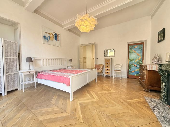 Image No.11-2 Bed Property for sale