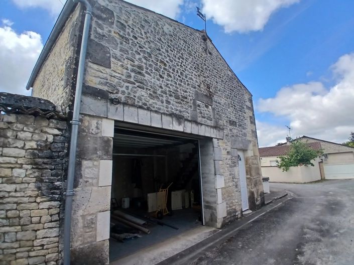 Image No.11-5 Bed House for sale