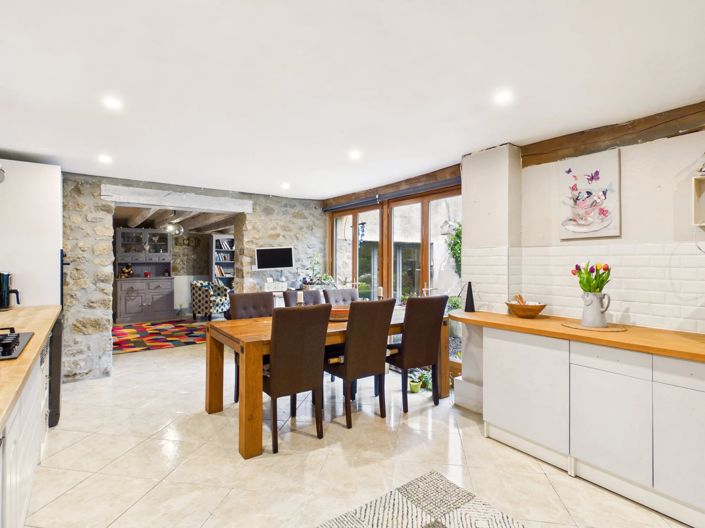 Image No.6-3 Bed House for sale