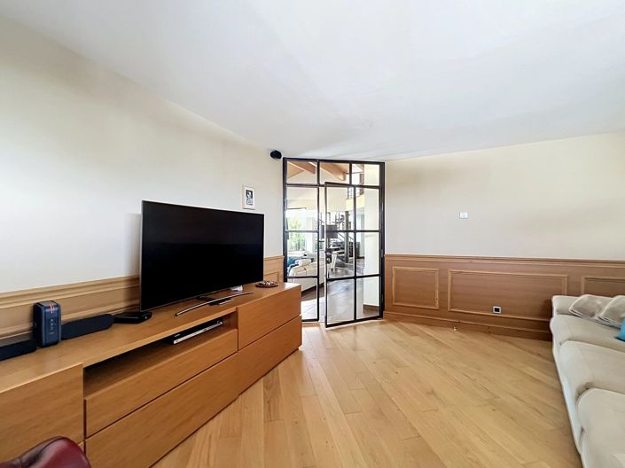 Image No.12-4 Bed House for sale