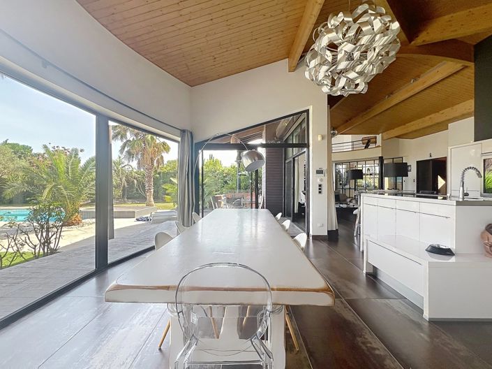 Image No.8-4 Bed House for sale