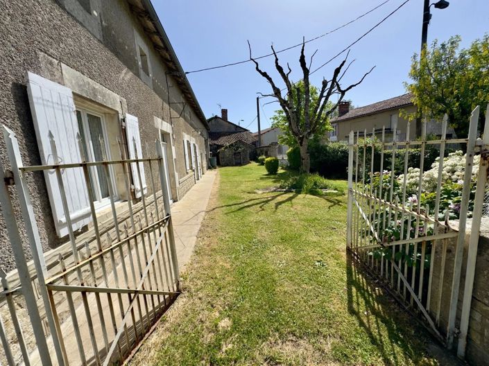 Image No.12-Ferme de 2 chambres à vendre à Saint-Laurent-de-Céris