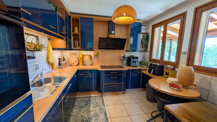 Image No.3-4 Bed House for sale