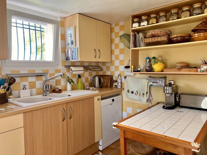 Image No.10-3 Bed House for sale