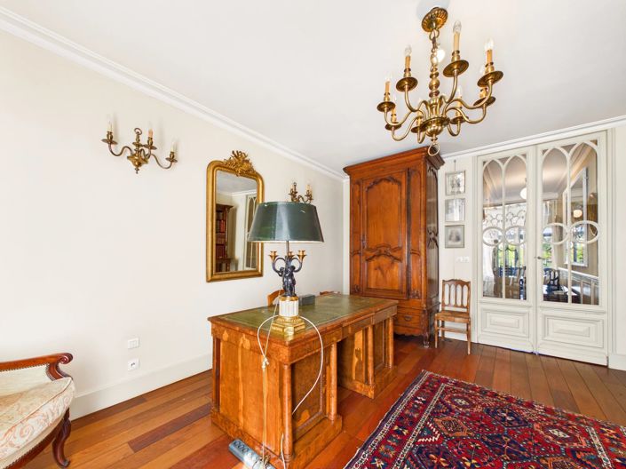 Image No.10-3 Bed House for sale