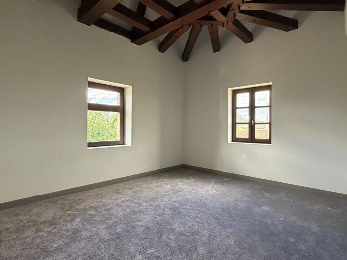 Image No.6-4 Bed House for sale