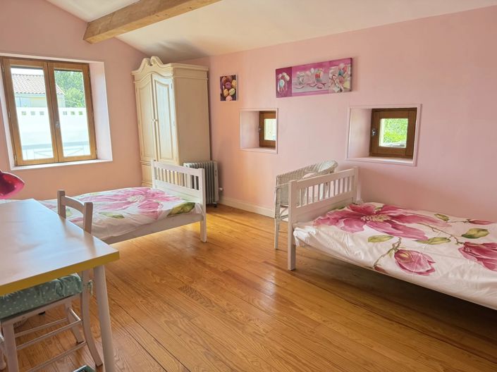 Image No.11-5 Bed House for sale