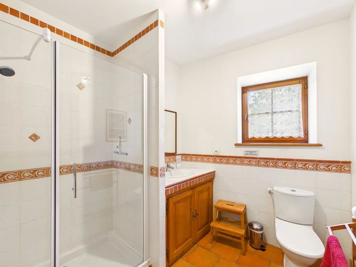 Image No.11-6 Bed House for sale
