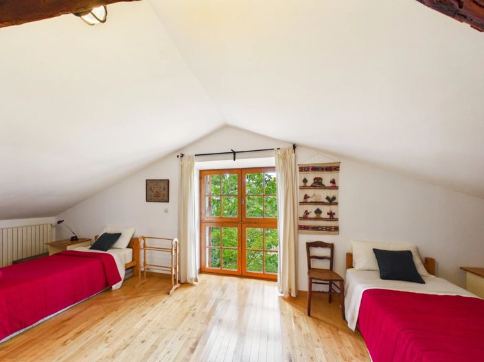 Image No.13-6 Bed House for sale