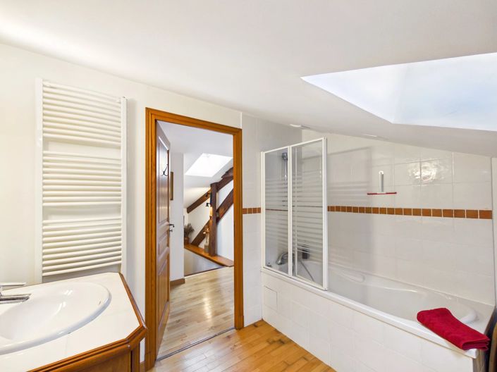 Image No.14-6 Bed House for sale