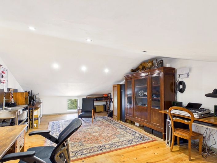 Image No.12-5 Bed House for sale