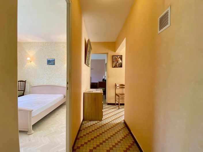 Image No.6-4 Bed House for sale