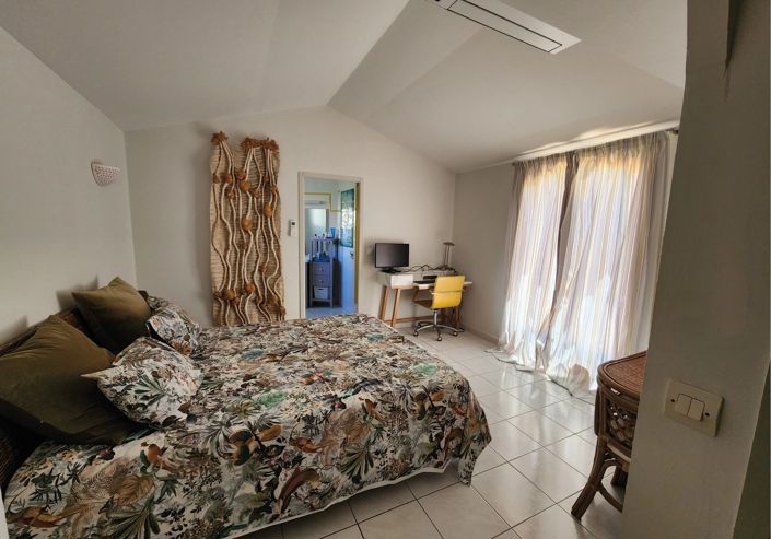 Image No.12-6 Bed House for sale